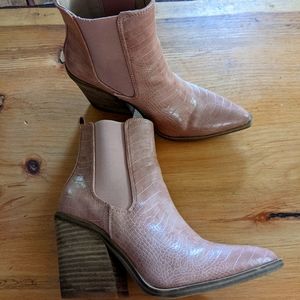 Super cute Western style booties